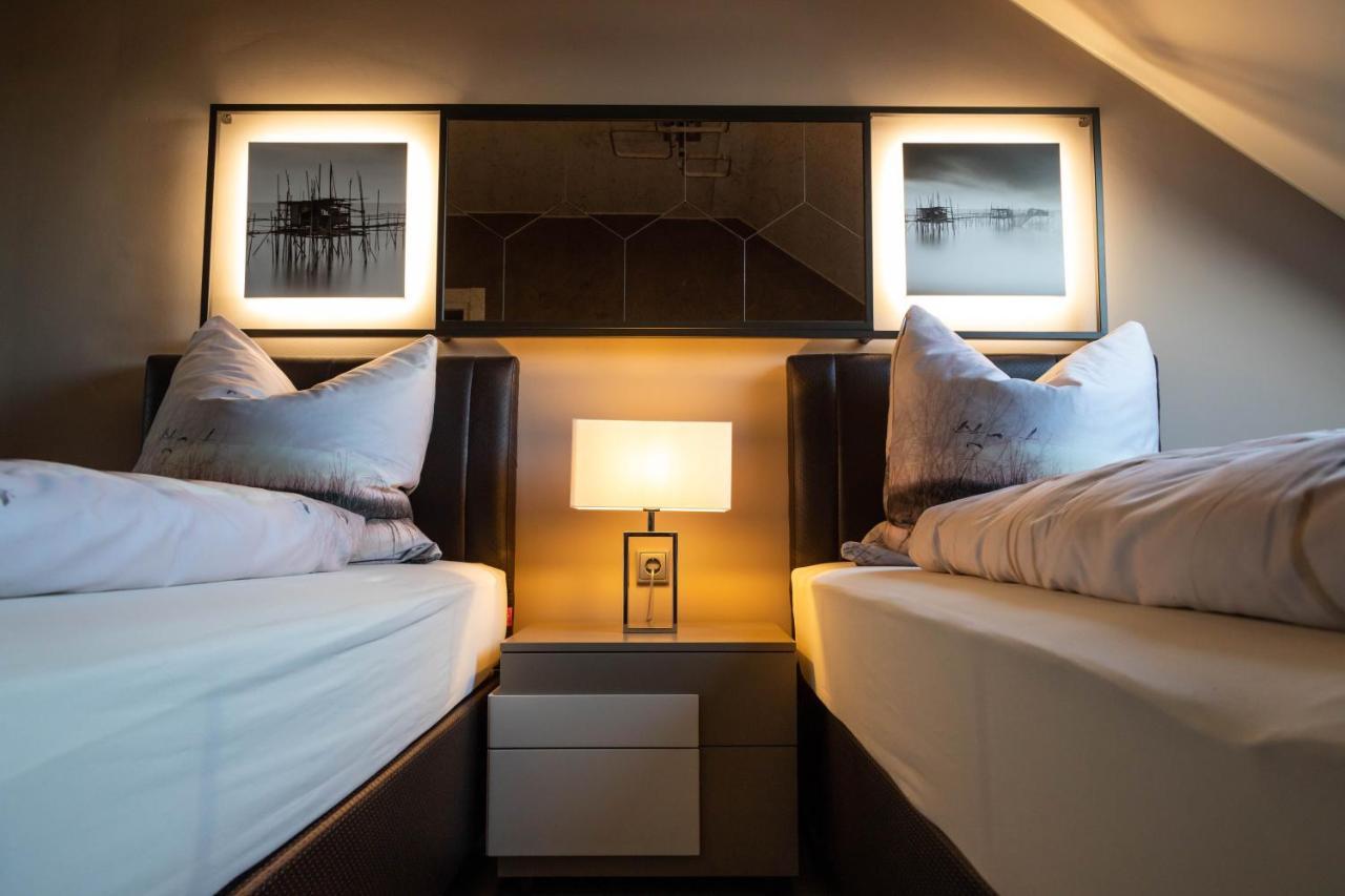 Deluxe Apartment Mit Tiefgarage In Naehe Messe-Bmw-Porsche-Dhl-Flughafen-Flugzeugwerk Der Deutsche Aircraft Leipzig Buitenkant foto