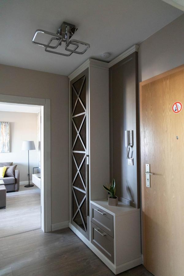 Deluxe Apartment Mit Tiefgarage In Naehe Messe-Bmw-Porsche-Dhl-Flughafen-Flugzeugwerk Der Deutsche Aircraft Leipzig Buitenkant foto