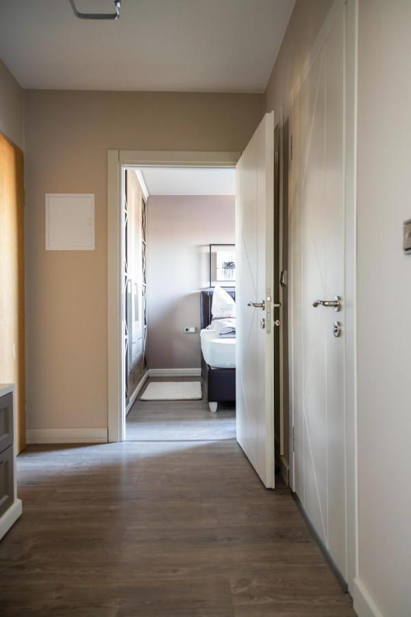 Deluxe Apartment Mit Tiefgarage In Naehe Messe-Bmw-Porsche-Dhl-Flughafen-Flugzeugwerk Der Deutsche Aircraft Leipzig Buitenkant foto